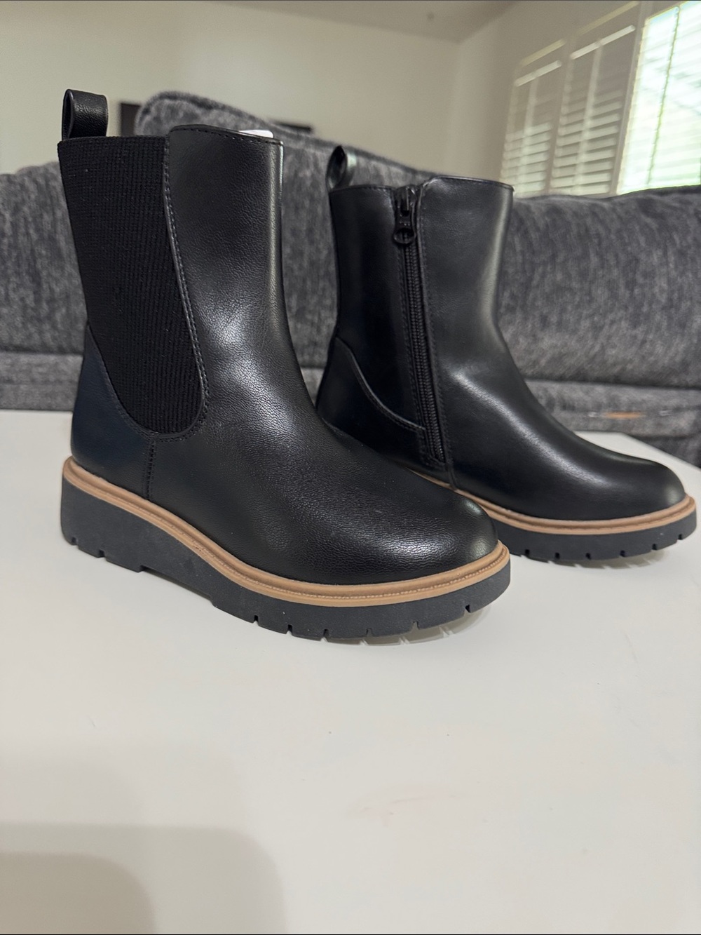Girls Black Chelsea Lug Sole Boots - Sleek Platform Ankle Boot